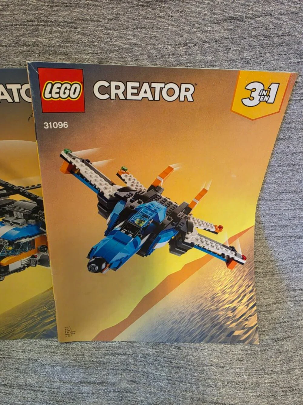Lego Creator 3 in 1 Twin-Rotor Helicopter